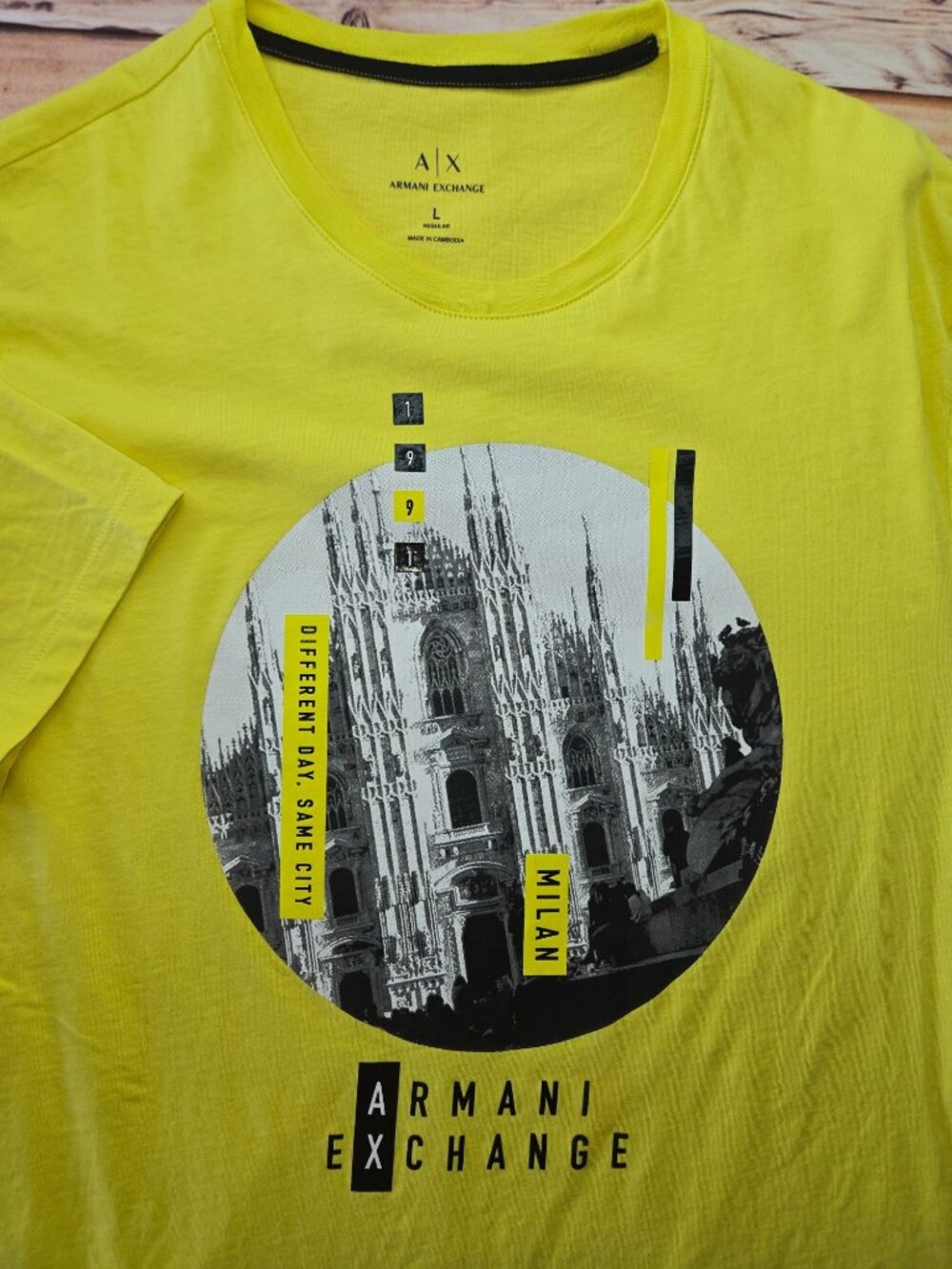 Armani Exchange Milan Womens Yellow Graphic T-Shirt Large